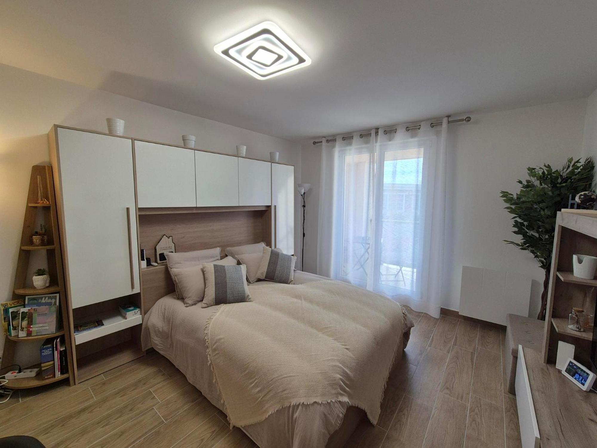 Laguna Apartment
